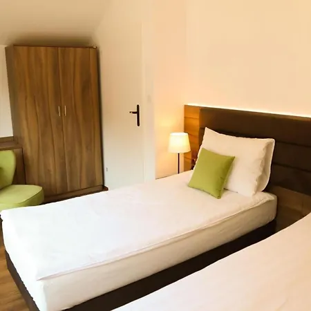 In Mit Privater Terrasse By Interhome Σπίτι διακοπών