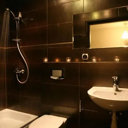In Mit Privater Terrasse By Interhome Сasa de vacaciones *